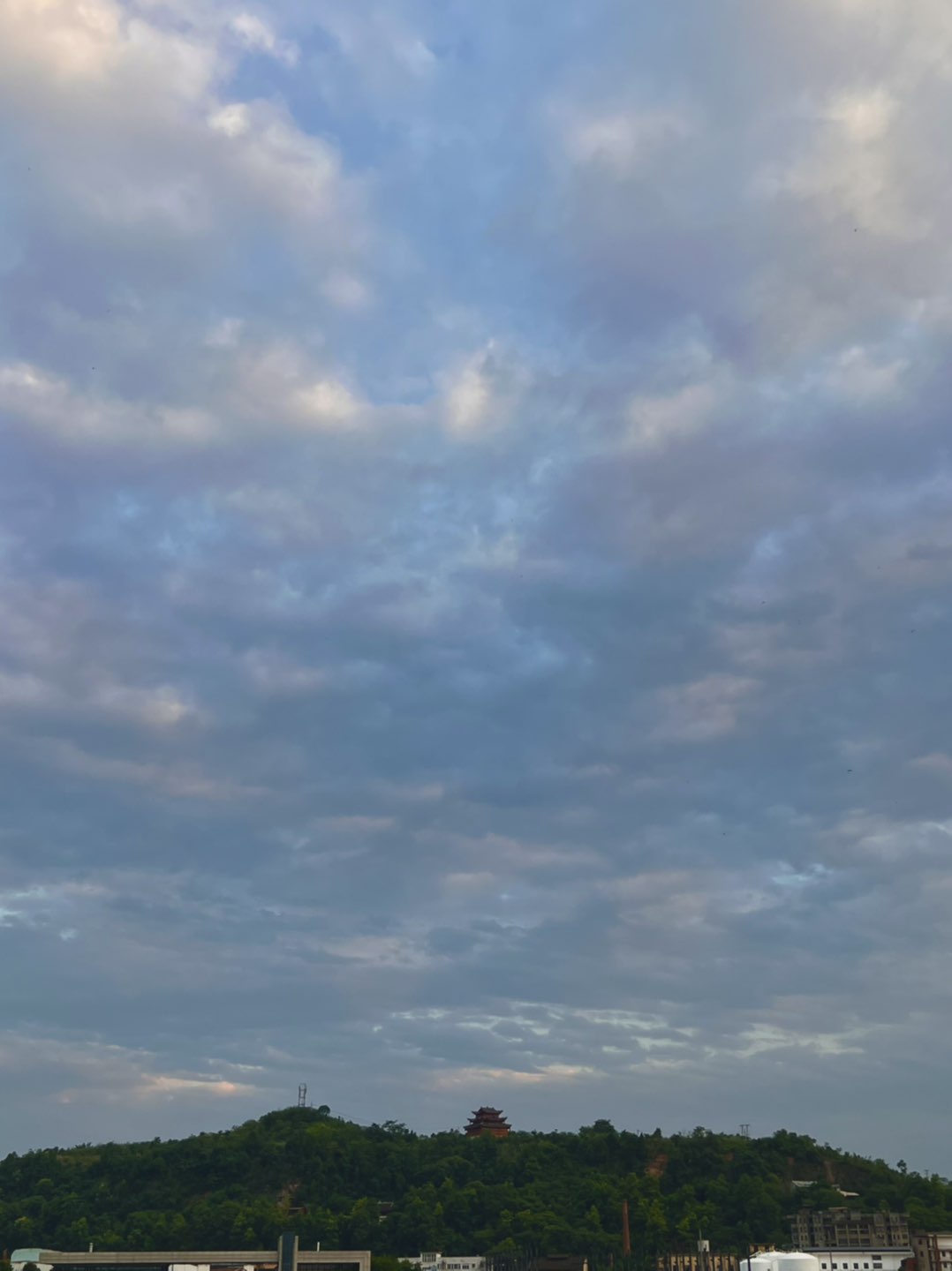 20220619174915front1_0_32715_FhbYbycQKLBJ4YClKmlrgy_PYyTk.jpg