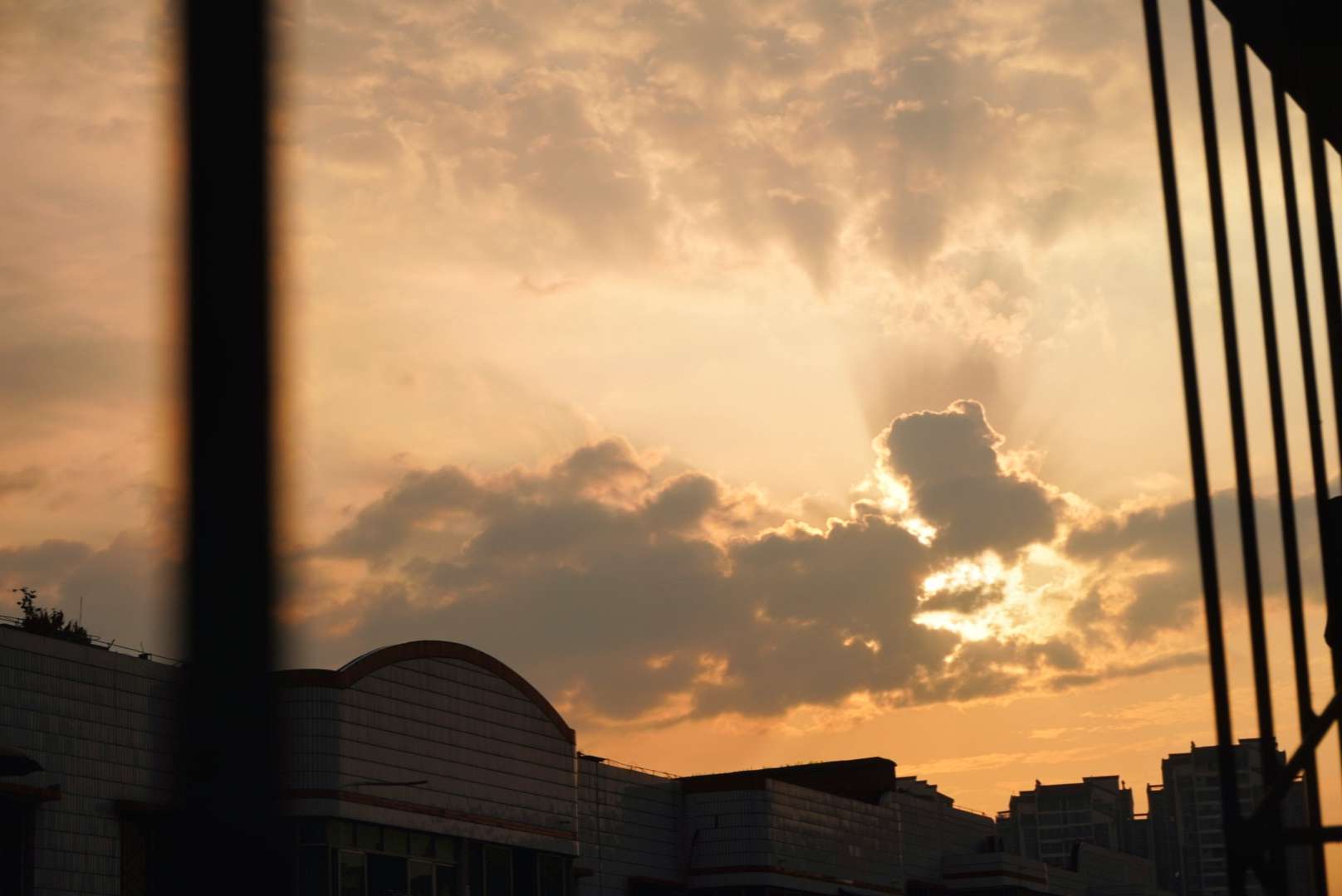 20220721075940front2_0_18949_FlcIMsHkseqKH8h_CtK4aTdsgXuP.jpg