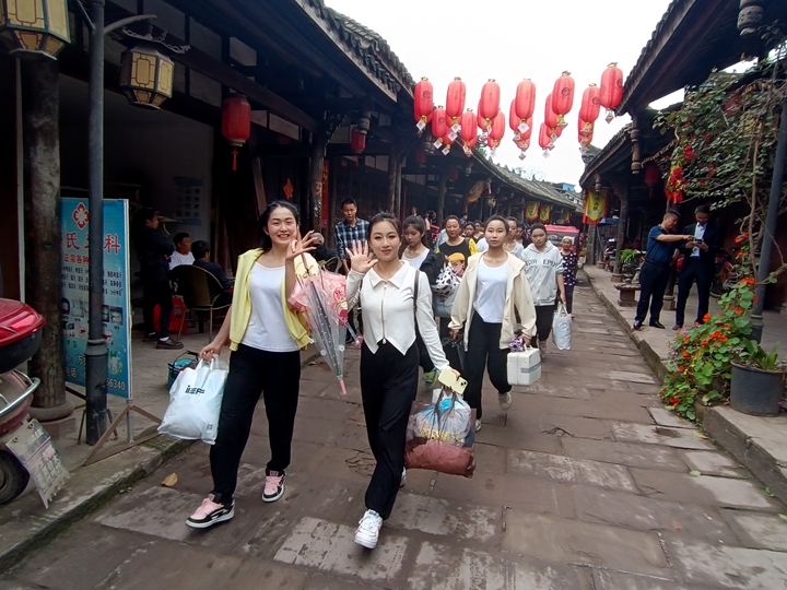 19b2056218c607fe955a9092e78b6304_副本.jpg