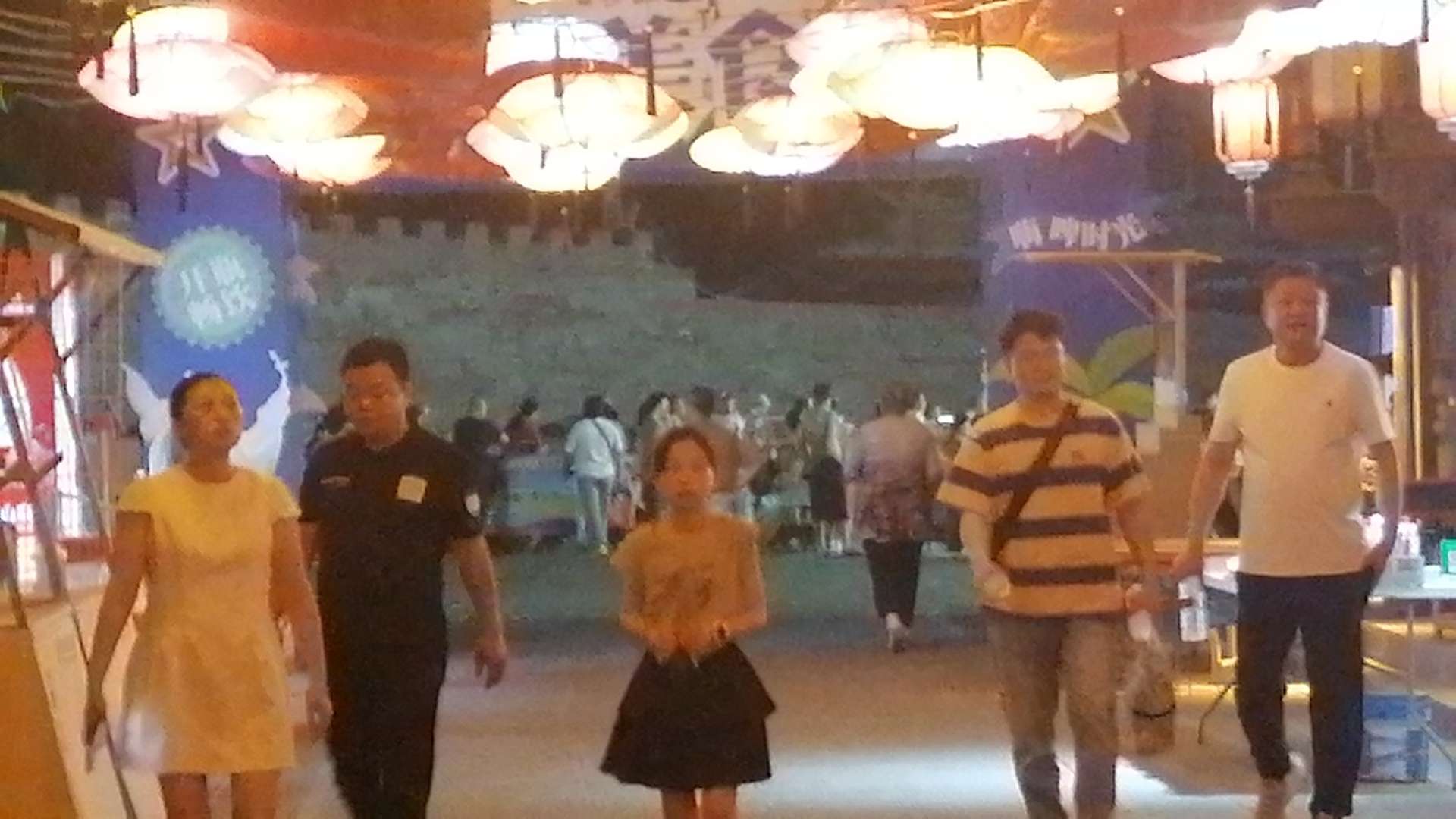 古城举行美食节加上啤酒海起